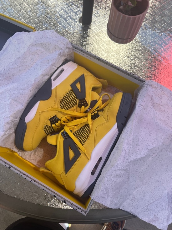 Air Jordan 4 Retro Lightening (2021) - Picture 10 of 10